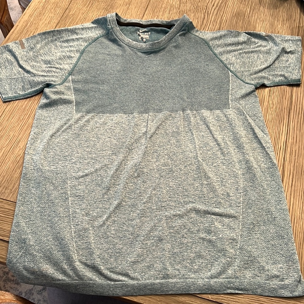 Men’s Nike Dri-fit in size XL